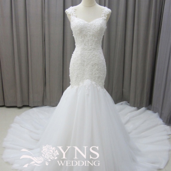 Antique White Satin Lace Tulle Beaded Bridal Gown - YNS Wedding Tokyo - Picture 15 of 16